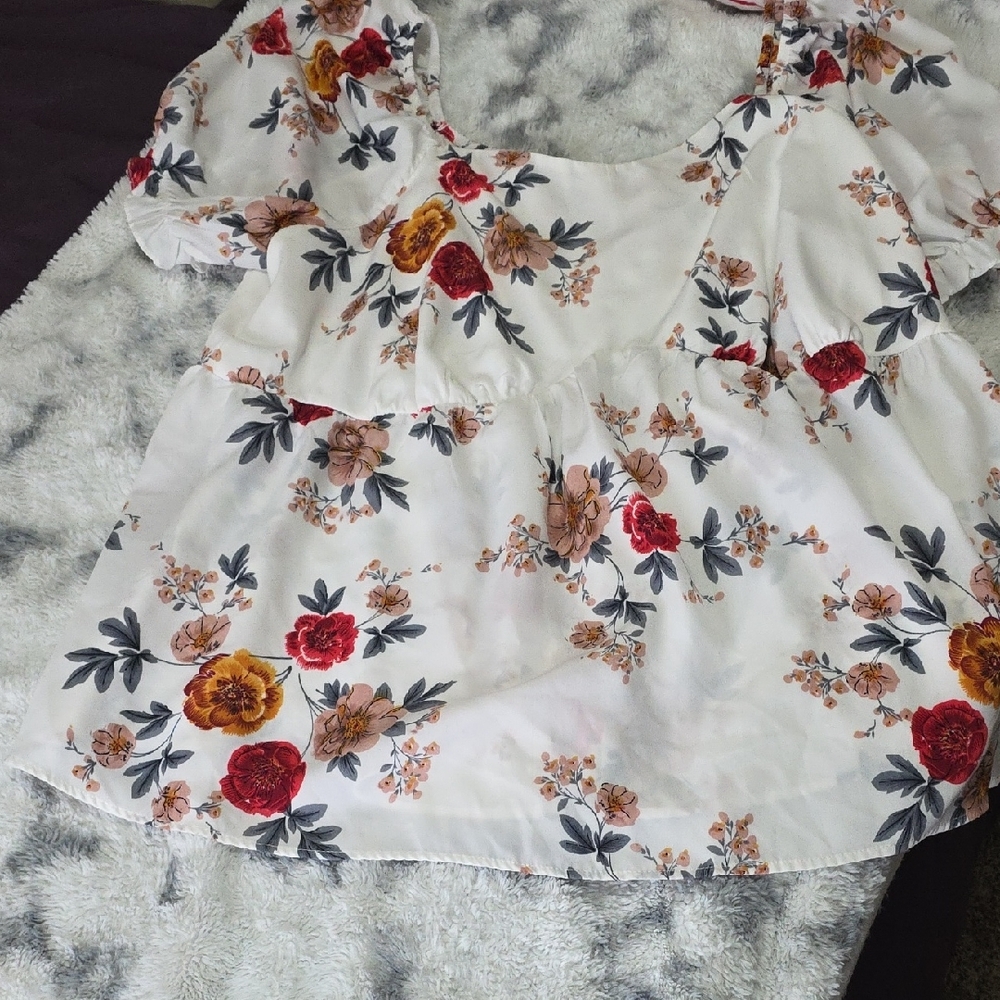BloomChic Red and Orange Ruffled Floral Blouse